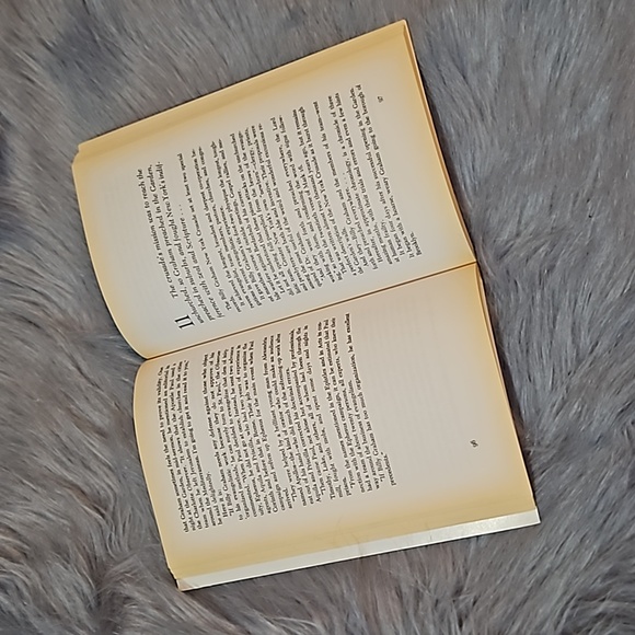 Billy Graham God in the Garden - Picture 7 of 11